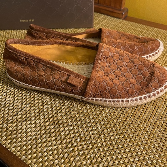 Authentic Ladies Gucci suede espadrilles - Picture 11 of 16